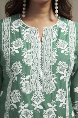 Green chinon embroidered thread work ethnic kurta set with matching dupatta 5