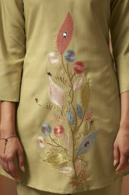 Green embroidered mirror work co-ord set 5