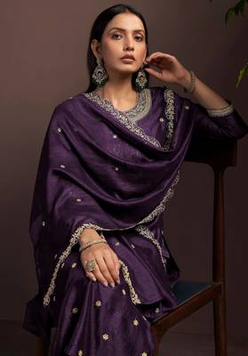 Wine silk blend embroidered zari work ethnic kurta set with matching dupatta 4