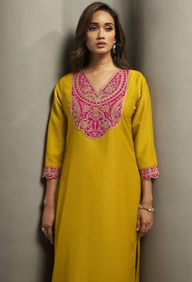 Red chinon embroidered sequins work ethnic kurta set with matching dupatta 4
