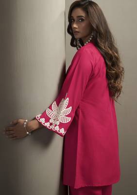 Women's pink cotton blend floral embroidered co-ord set with straight top & solid pants 5