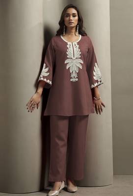 Women's coffee cotton blend floral embroidered co-ord set with straight top & solid pants 3