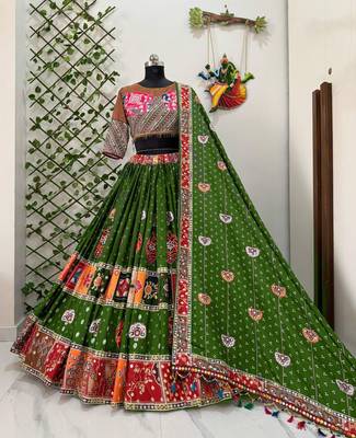 Green Mirror Navratri Lehnega Choli With Dupatta 2