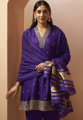 Purple silk blend embroidered sequins work ethnic kurta set with matching dupatta 4