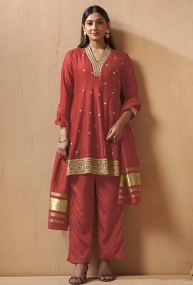 Red silk blend embroidered sequins work ethnic kurta set with matching dupatta 1