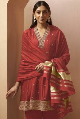 Red silk blend embroidered sequins work ethnic kurta set with matching dupatta 4