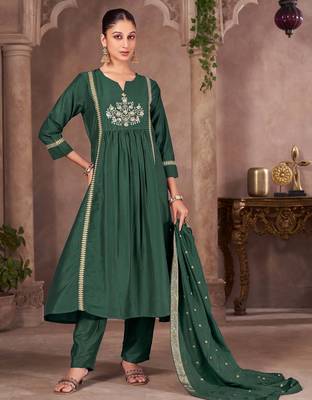 Green chinon embroidered sequins work ethnic kurta set with matching dupatta 3
