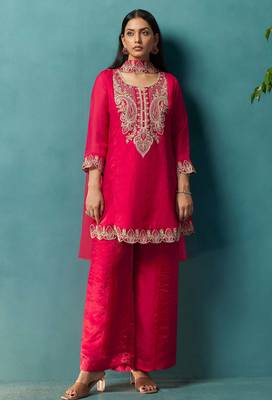 Red silk blend embroidered zari work ethnic kurta set with matching dupatta 3