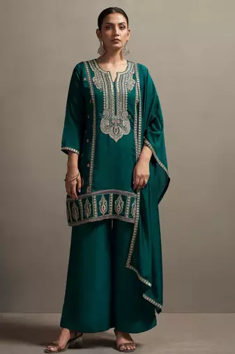 Green silk blend embroidered mirror work ethnic kurta set with matching dupatta