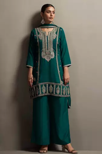 Green silk blend embroidered mirror work ethnic kurta set with matching dupatta