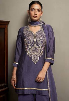 Violet silk blend embroidered thread work ethnic kurta set with matching dupatta 2