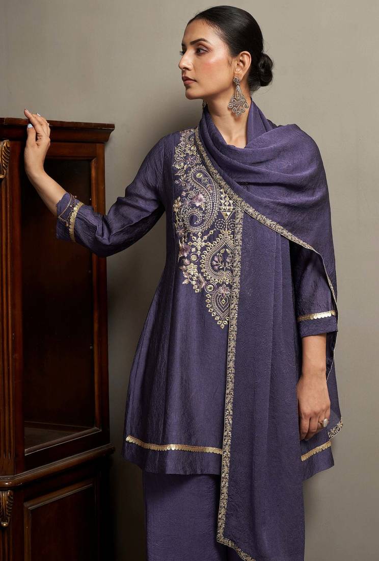 Violet silk blend embroidered thread work ethnic kurta set with matching dupatta