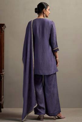 Violet silk blend embroidered thread work ethnic kurta set with matching dupatta 5