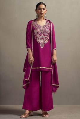 Red silk blend embroidered thread work ethnic kurta set with matching dupatta 1
