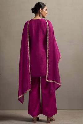 Red silk blend embroidered thread work ethnic kurta set with matching dupatta 2