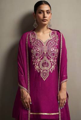 Red silk blend embroidered thread work ethnic kurta set with matching dupatta 3