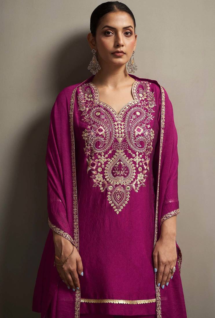 Red silk blend embroidered thread work ethnic kurta set with matching dupatta
