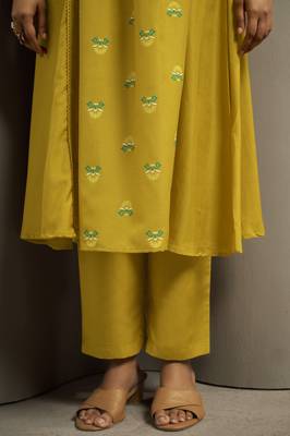 Mustard chinon floral printed ethnic kurta set with matching dupatta 5