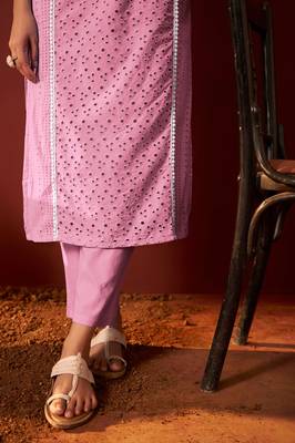Pink pure cotton embroidered chikankari ethnic kurta set with matching dupatta 4