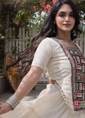White Cotton Readymade Navratri Lehenga Choli with Kutchi & Patchework 2