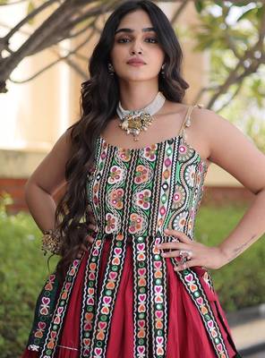 Red Cotton Readymade Navratri Lehenga Choli with Kutchi & Patchework 2