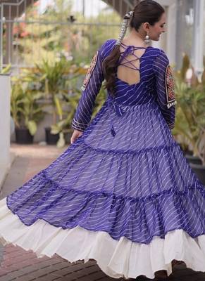 Violet&White Cotton Readymade Navratri Lehenga Choli with Leheriya & Patchework 4