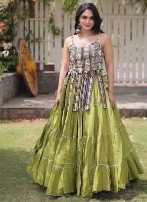 Green Cotton Readymade Navratri Lehenga Choli with Kutchi & Patchework 4