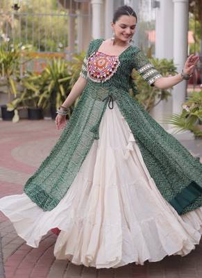 Mehendi&White Cotton Readymade Navratri Lehenga Choli with Bandhej & Patchework 2