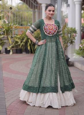 Mehendi&White Cotton Readymade Navratri Lehenga Choli with Bandhej & Patchework 3