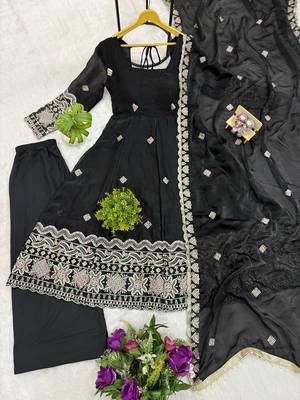 Women's black embroidered anarkali kurta pant set with dupatta 4
