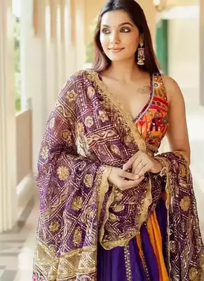 Yellow Navratri Lehenga Choli With Dupatta 3