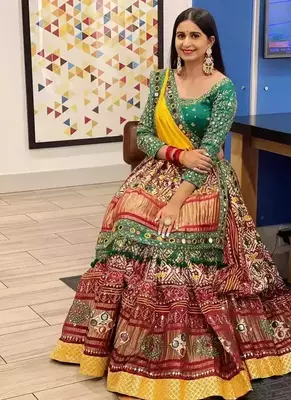 Green Mirror Navratri Lehenga Choli With Dupatta 2