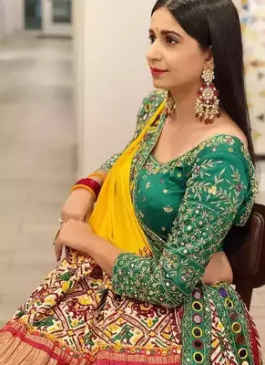 Green Mirror Navratri Lehenga Choli With Dupatta 3