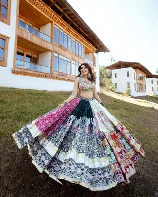 White Mirror Navratri Lehenga Choli With Dupatta 3