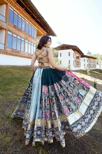 White Mirror Navratri Lehenga Choli With Dupatta