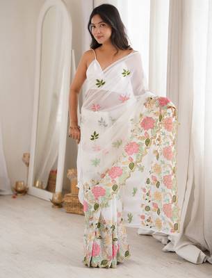 White georgette sequins saree with unstitched blouse piece. 3