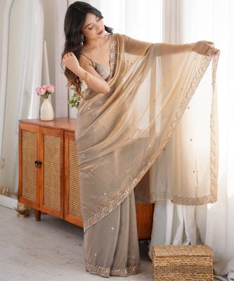 Grey tissue satin embroidered saree with unstitched blouse piece. 4