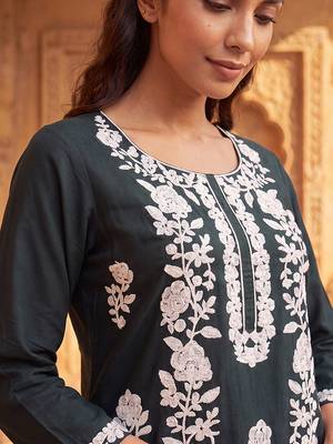 Women’s green viscose rayon embroidered regular kurta | elegant ethnic wear for women 2