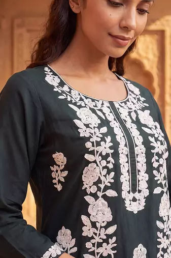 Women’s green viscose rayon embroidered regular kurta | elegant ethnic wear for women
