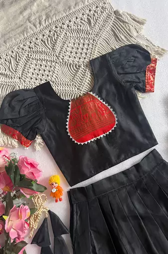 Black cotton narayan pet zari weaving boarder lehenga choli for kids