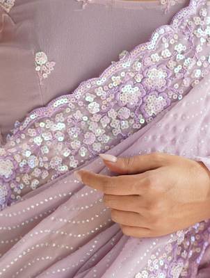 Lialc georgette sequins saree with unstitched blouse piece. 4