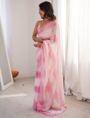 Pink tissue satin striped saree with unstitched blouse piece. 5