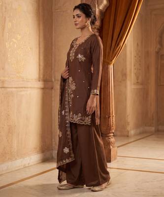 Ethnic Motifs Embroidered Sequinned Scalloped Kurti with Palazzo & Dupatta 2