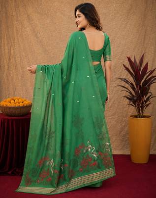Green linen jacuard bird motif work bird saree with unstitched blouse piece 3