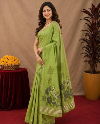 Parrot green linen jacuard bird motif work bird saree with unstitched blouse piece 2