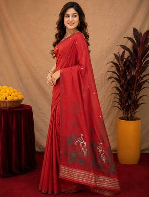 Red linen jacuard bird motif work bird saree with unstitched blouse piece 2