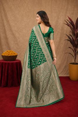 Green art silk blend banarasi jacuard work saree with unstitched blouse piece 3