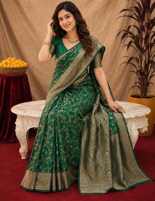 Green art silk blend banarasi jacuard work saree with unstitched blouse piece 4