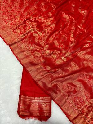 Red top dyed weaving soft silk blend saree with blouse 3