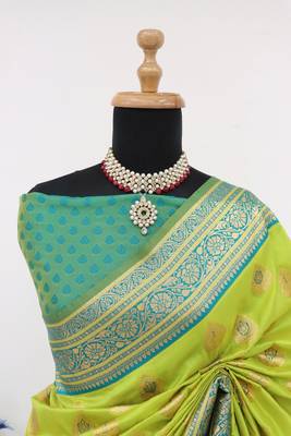 Green top dyed weaving soft silk blend saree with blouse 3